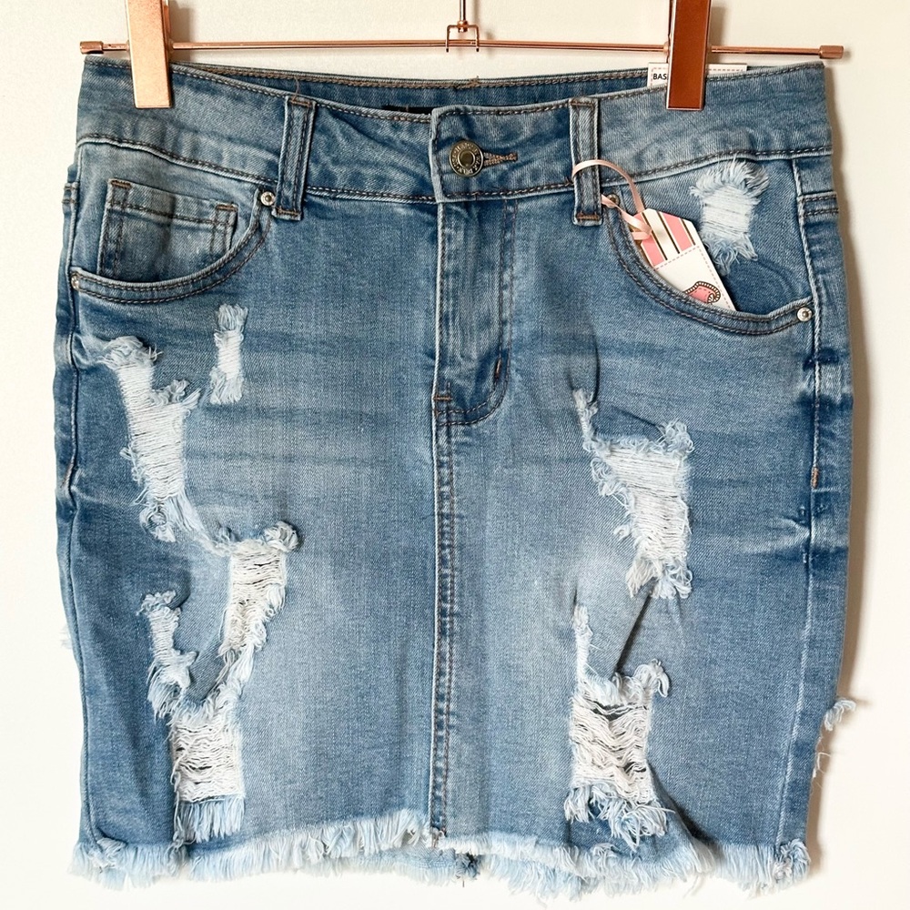 NWT Wax Jean Women’s Blue Distressed Jean Skirt